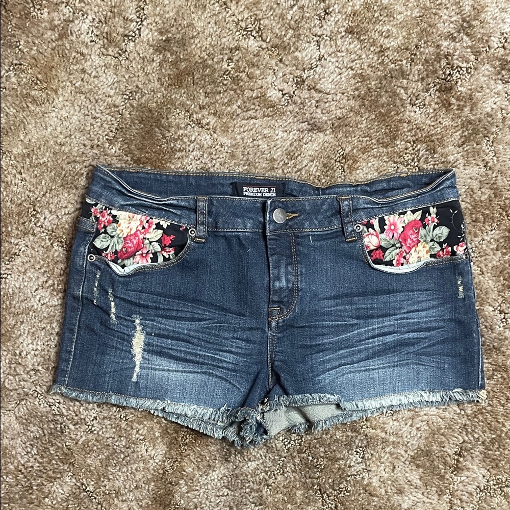 Forever 21‎ Premium Denim Jean Shorts Floral Design Size 28 Woman’s